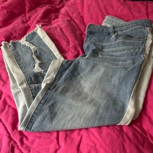 Stylish Blue Jeans with Distressed Details